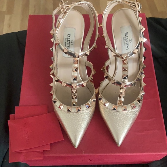 Wore couple of time - Picture 1 of 2